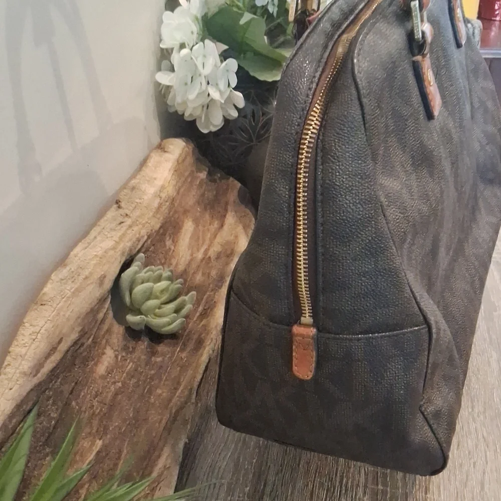 Michael Kors Repair - Picture 2 of 8